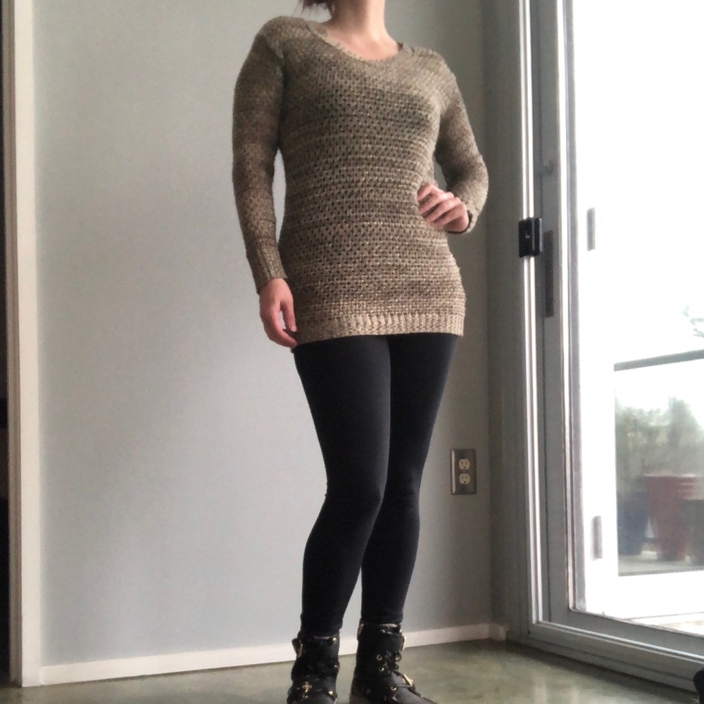 Urban Outfitters loose knit  gold/brown sz M
